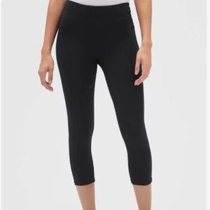 Gap Fit Capri Leggings